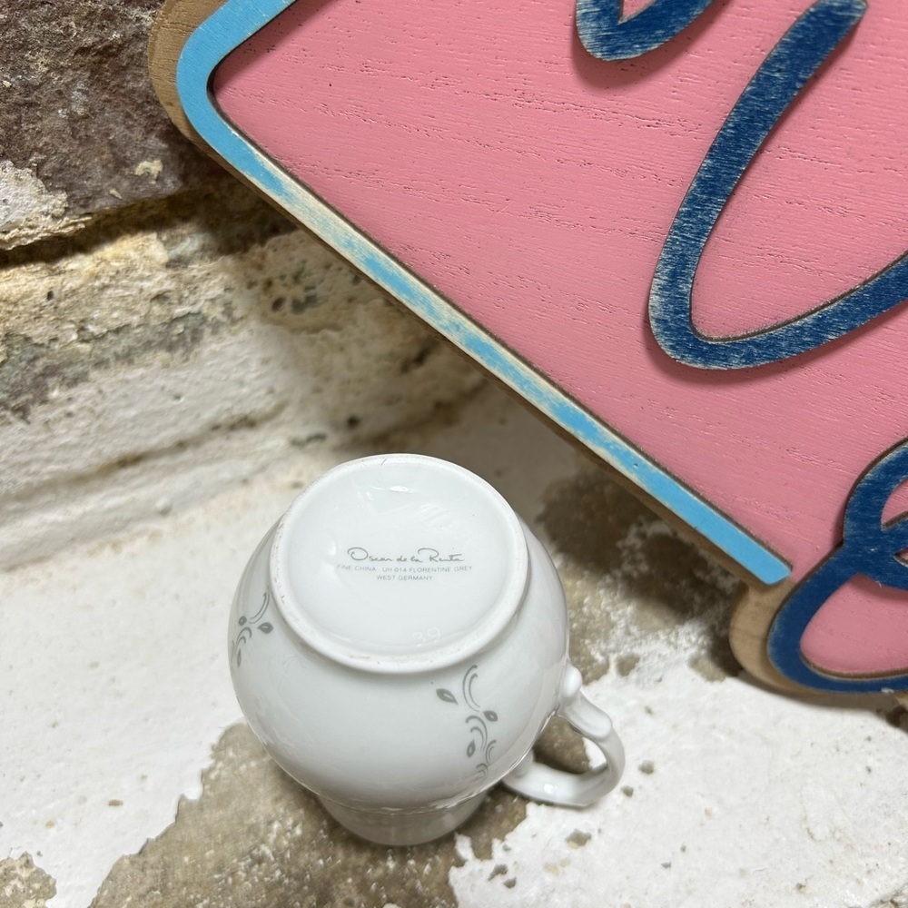 Oscar De La Renta Creamer - Picture 3 of 5